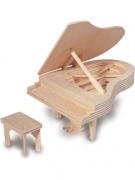 Dřevěná stavebnice ve tvaru klavíru