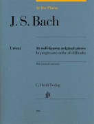 At The Piano - J. S. Bach noty pro klavír - 16 známých originálních skladeb v postupném pořadí obtížnosti s praktickými komentáři