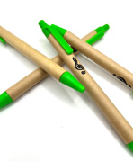 Světle zelené pero s potiskem houslový klíč