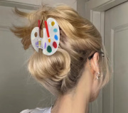 Spona do vlasů ve tvaru malířské palety